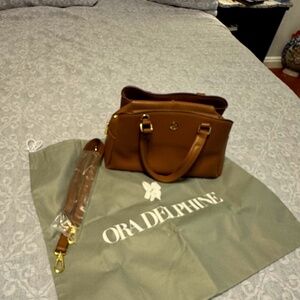 Ora Delphine Pebbled Tan Leather ‘Evelyn’ Satchel